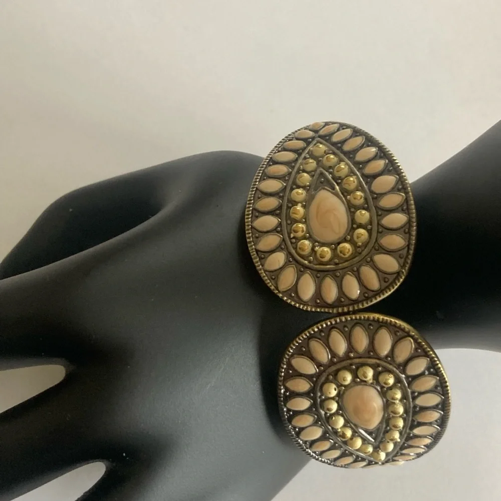 Vintage Tear Drop Cuff Bracelet with Mother of Pearl set on Brass Metal